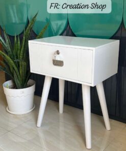 "ফুল সাদা বেডসাইড কেবিনেট"