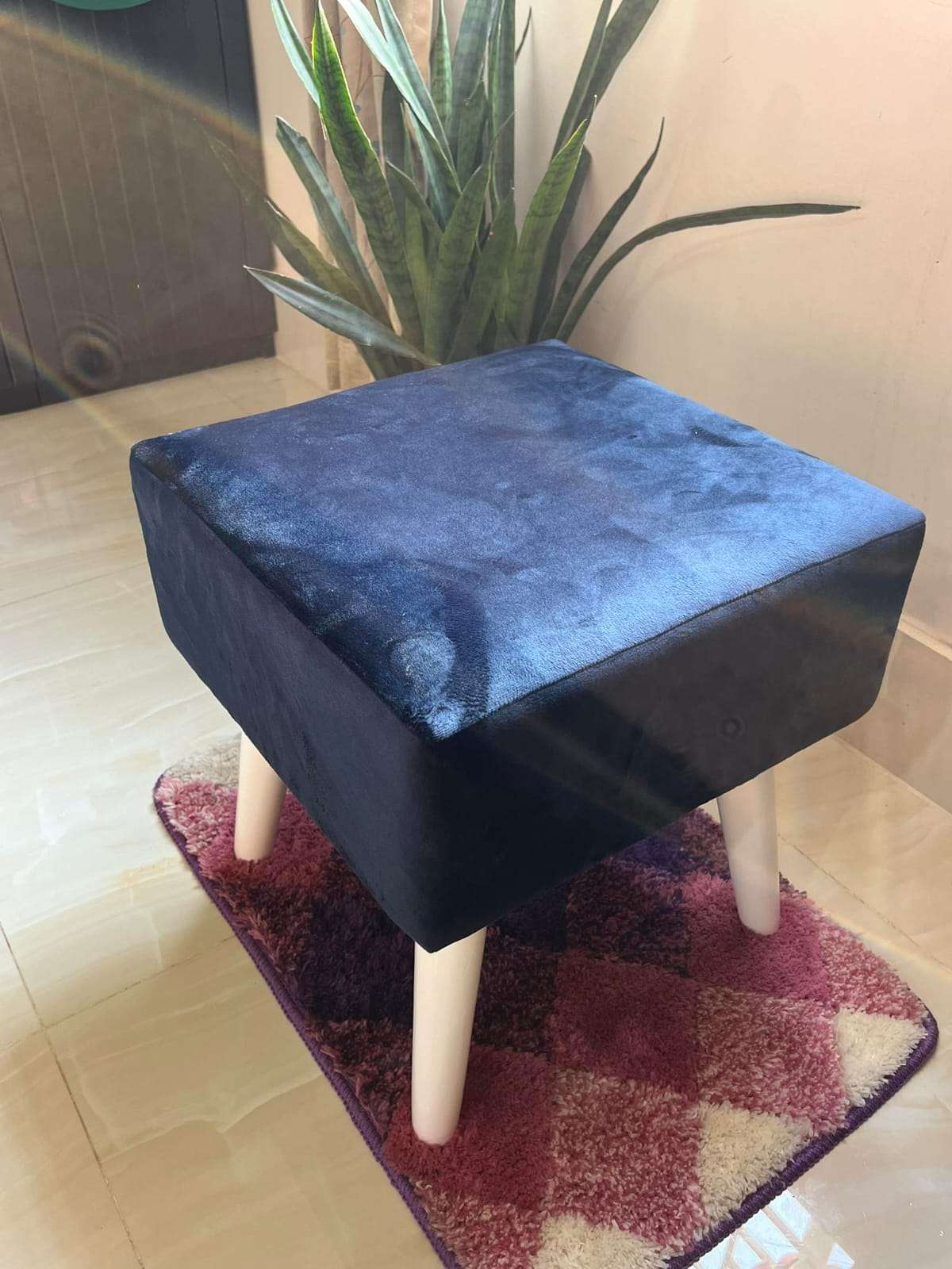 “নেভি ব্লু স্কয়ার /Navy blue পায়া সাদা ”